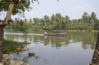 Houseboat-Tour from Alleppey to Kollam_DSC6642_H600